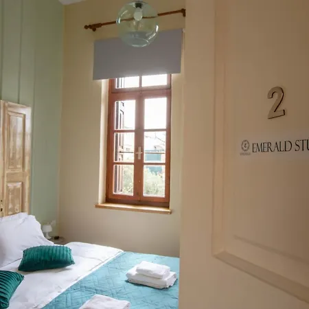 Maison d'hôtes Ruby 'n Emerald Studio's