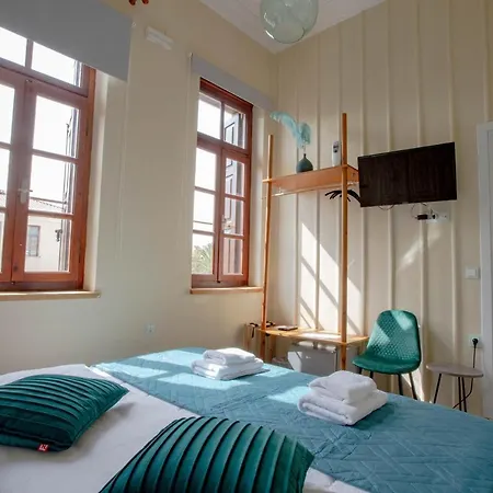Ruby 'n Emerald Studio's Réthymnon